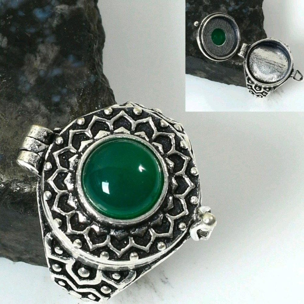 Green Onyx Gemstone Handmade Poison Ring Jewelry US 7.75 Boho Ethnic Gothic New